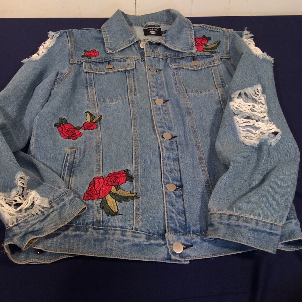 Boohoo blue distressed women’s denim jacket